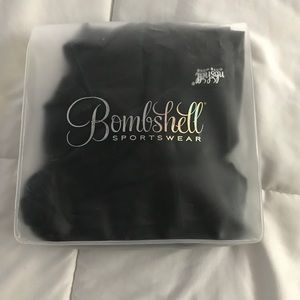 Bombshell yoga pants with pocket.